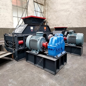 1500x1000型鵝卵石破碎機(jī) 兩臺大型破碎機(jī)發(fā)往新疆