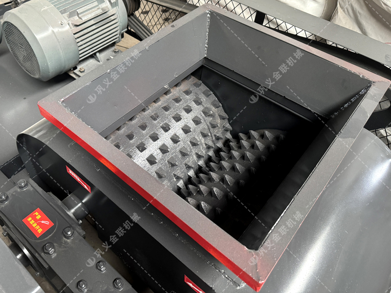 雙齒輥破碎機真的能“干濕通破”嗎？它的工作原理是什么？