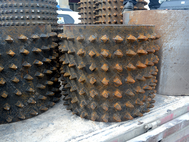 石灰石破碎生產(chǎn)線配雙齒輥合適嗎？關(guān)鍵看這2個(gè)指標(biāo)！