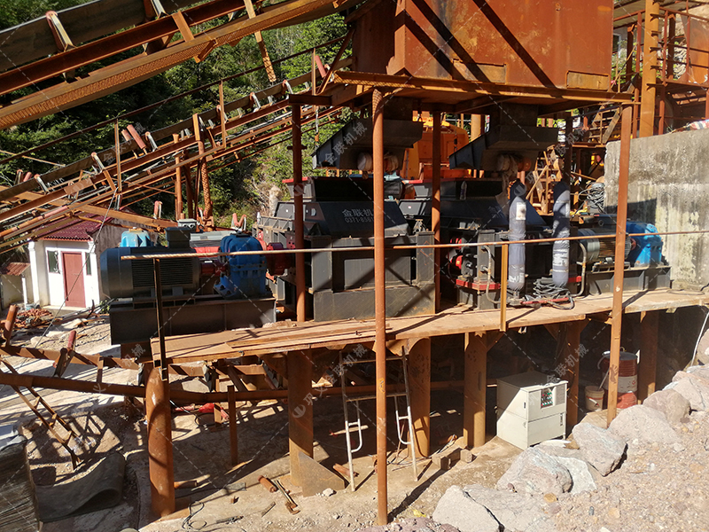 液壓對(duì)輥破碎機(jī)：破解 “堵塞、磨損、成品差” 三大難題